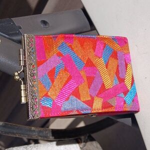 Vibrant Cathayana Wallet Kisslock  Closure Textured NWOT